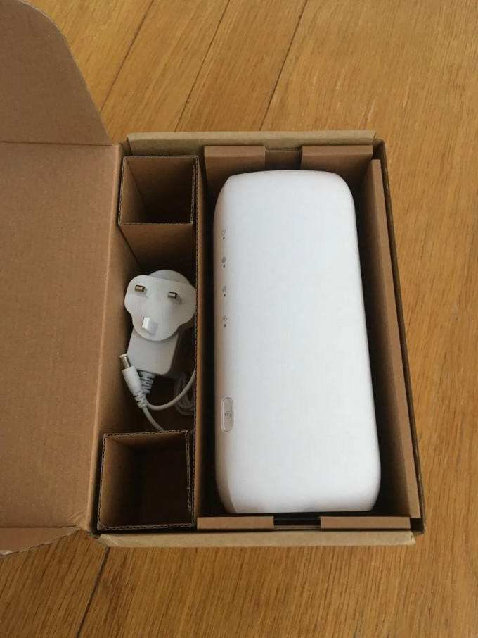 ZYXEL NR5103EV2 4.7Gbps WiFi6 4G LTE 5G WiFi Router 5G NR Router CPE trong nhà 1