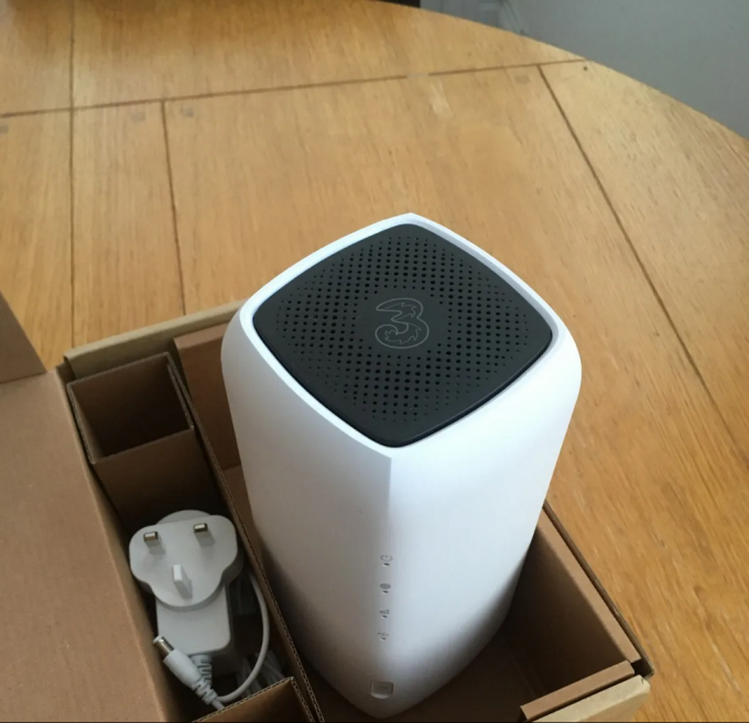 ZYXEL NR5103EV2 4.7Gbps WiFi6 4G LTE 5G WiFi Router 5G NR Router CPE trong nhà 3