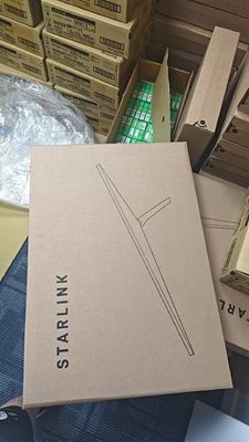 STARLINK REV4 Truyền thông vệ tinh không dây từ Hoa Kỳ đến toàn thế giới X Với bộ định tuyến đĩa hình chữ nhật và bộ điều hợp ống